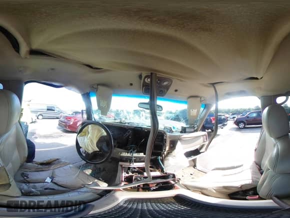 2003 Chevrolet Suburban LS с VIN 1GNFK16ZX3J266664, выставлен на аукционе IAAI как лот 42799621 с пробегом 265 907 миль миль и . История ставок и продаж доступна на DreamBid. Изображение 19.