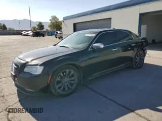 2015 Chrysler 300 C z VIN 2C3CCAET4FH772748, wystawiony jako Copart lot #61331724 z przebiegiem 97 856 mil mil oraz Szkoda całkowita • Salvage title. Historia ofert i sprzedaży dostępna na DreamBid. Obrazek 1.