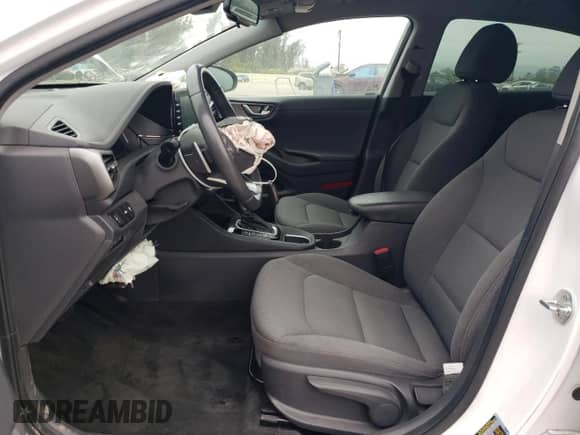 2020 Hyundai Ioniq SE z VIN KMHC65LD4LU215008, wystawiony jako Copart lot #62239335 z przebiegiem Nie podano mil oraz Szkoda całkowita • Salvage title. Historia ofert i sprzedaży dostępna na DreamBid. Obrazek 7.