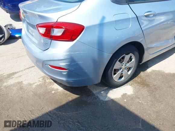 2018 Chevrolet Cruze LS with VIN 1G1BC5SM7J7172735, listed as a IAAI auction lot 42584080 with 91,015 mi miles and . Bid and sale history available at DreamBid. Image 17.