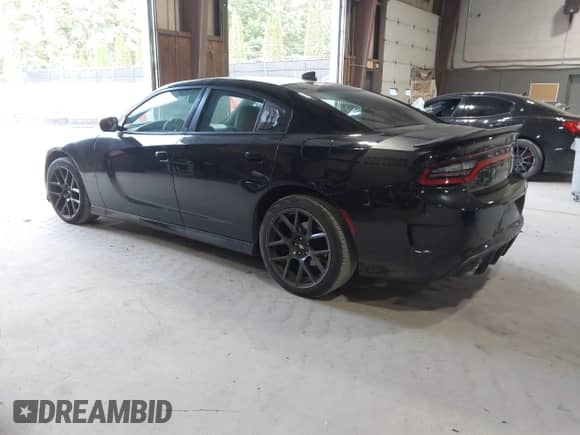 2018 Dodge Charger R/T z VIN 2C3CDXCT8JH331636, wystawiony jako IAAI lot #43083523 z przebiegiem 136 301 mil mil oraz . Historia ofert i sprzedaży dostępna na DreamBid. Obrazek 3.