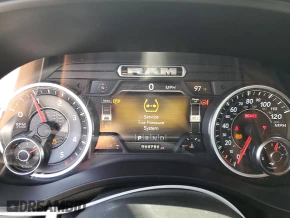 2020 Ram 1500 Laramie z VIN 1C6SRFJM6LN208434, wystawiony jako Copart lot #58059085 z przebiegiem 64 786 mil mil oraz Szkoda całkowita • Salvage title. Historia ofert i sprzedaży dostępna na DreamBid. Obrazek 9.