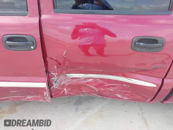 2006 GMC Sierra 1500 SLE2 with VIN 2GTEC13Z161302424, listed as a IAAI auction lot 41830246 with Not provided miles and . Bid and sale history available at DreamBid. Image 11.