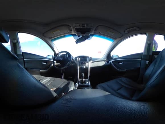 2013 Hyundai Elantra с VIN KMHD35LE7DU117968, выставлен на аукционе IAAI как лот 43071826 с пробегом 137 260 миль миль и . История ставок и продаж доступна на DreamBid. Изображение 18.
