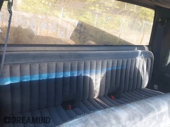1991 GMC Sierra 1500 with VIN 2GTEK19K4M1502143, listed as a IAAI auction lot 43368830 with 190,000 mi miles and . Bid and sale history available at DreamBid. Image 8.