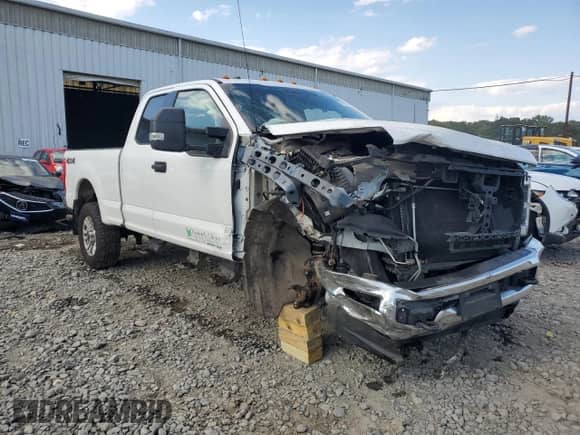 2019 Ford F-250 XL with VIN 1FT7X2B66KEC85509, listed as a Copart auction lot 71023375 with Not provided miles and Salvage title. Bid and sale history available at DreamBid. Image 4.
