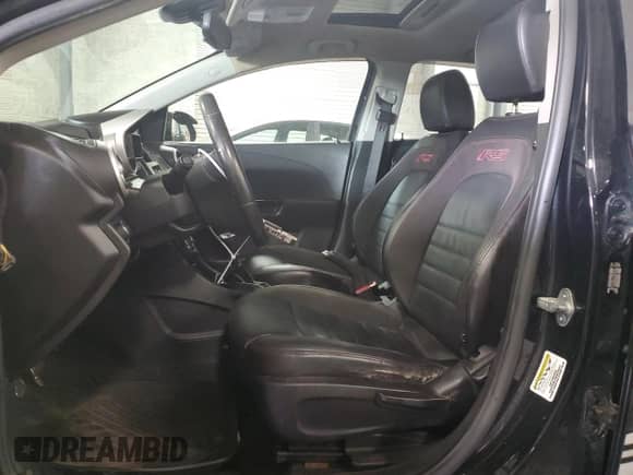 2013 Chevrolet Sonic RS z VIN 1G1JH6SB9D4234319, wystawiony jako Copart lot #71273175 z przebiegiem 117 427 mil mil oraz Szkoda całkowita • Salvage title. Historia ofert i sprzedaży dostępna na DreamBid. Obrazek 7.