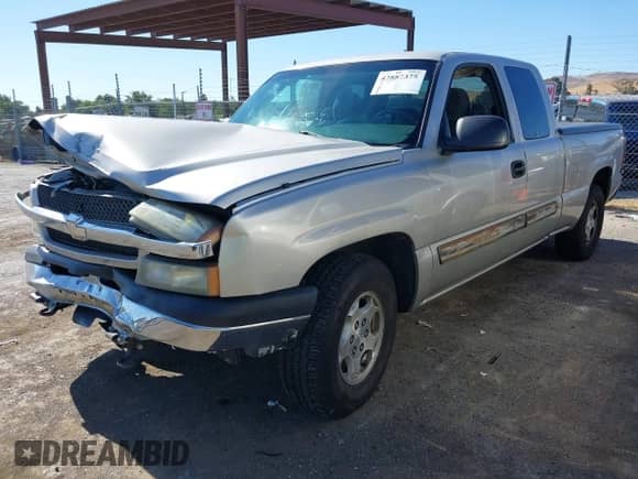 2004 Chevrolet Silverado 1500 LS с VIN 2GCEC19TX41341593, выставлен на аукционе IAAI как лот 42887375 с пробегом 236 076 миль миль и . История ставок и продаж доступна на DreamBid. Изображение 19.