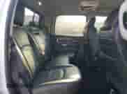 2015 Ram 1500 Laramie z VIN 1C6RR7NT7FS790295, wystawiony jako Copart lot #81797525 z przebiegiem 132 238 mil mil oraz Szkoda całkowita • Salvage title. Historia ofert i sprzedaży dostępna na DreamBid. Obrazek 10.