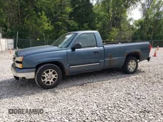 2006 Chevrolet Silverado 1500 Work Truck z VIN 1GCEC14V66E154815, wystawiony jako Copart lot #65656425 z przebiegiem 182 648 mil mil oraz Czysty tytuł • Clean title. Historia ofert i sprzedaży dostępna na DreamBid. Obrazek 1.