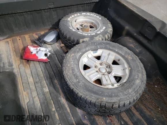 2012 Chevrolet Silverado 1500 LT z VIN 1GCRKSE71CZ286881, wystawiony jako Copart lot #68265835 z przebiegiem 176 289 mil mil oraz Szkoda całkowita • Salvage title. Historia ofert i sprzedaży dostępna na DreamBid. Obrazek 12.