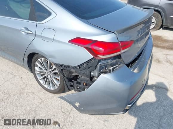 2015 Hyundai Genesis 3.8L z VIN KMHGN4JE2FU087253, wystawiony jako IAAI lot #42594941 z przebiegiem 142 239 mil mil oraz . Historia ofert i sprzedaży dostępna na DreamBid. Obrazek 6.