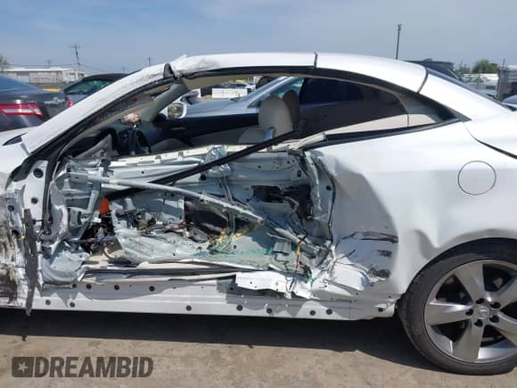 2010 Lexus IS 350 C с VIN JTHFE2C24A2501630, выставлен на аукционе IAAI как лот 42047403 с пробегом 90 754 миль миль и . История ставок и продаж доступна на DreamBid. Изображение 15.