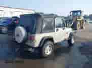 1995 Jeep Wrangler S с VIN 1J4FY19P1SP286888, выставлен на аукционе IAAI как лот 42579672 с пробегом 271 929 миль миль и . История ставок и продаж доступна на DreamBid. Изображение 4.