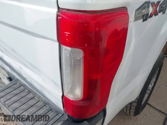 2018 Ford F-250 XL с VIN 1FT7W2B63JEC57006, выставлен на аукционе IAAI как лот 41675680 с пробегом 146 247 миль миль и . История ставок и продаж доступна на DreamBid. Изображение 6.