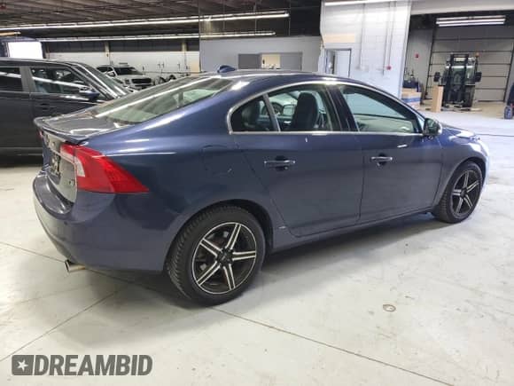 2013 Volvo S60 T5 с VIN YV1612FH8D2201410, выставлен на аукционе Copart как лот 80639855 с пробегом 70 402 миль миль и Чистый • Clean title. История ставок и продаж доступна на DreamBid. Изображение 3.