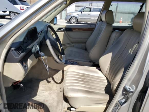 1992 Mercedes-Benz 300 с VIN WDBED90DXNF206804, выставлен на аукционе Copart как лот 56256835 с пробегом 59 029 миль миль и Чистый • Clean title. История ставок и продаж доступна на DreamBid. Изображение 7.