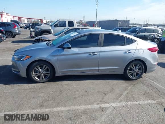 2017 Hyundai Elantra SE z VIN 5NPD84LFXHH161150, wystawiony jako IAAI lot #43046050 z przebiegiem 140 025 mil mil oraz . Historia ofert i sprzedaży dostępna na DreamBid. Obrazek 14.