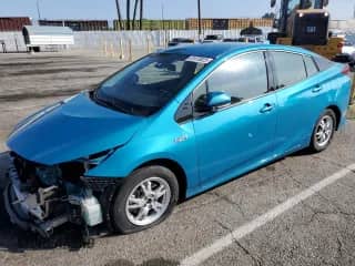 2020 Toyota Prius LE с VIN JTDKARFP5L3142247, выставлен на аукционе Copart как лот 81970825 с пробегом 122 666 миль миль и Списание • Salvage title. История ставок и продаж доступна на DreamBid. Изображение 1.