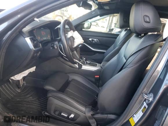 2022 BMW 3 Series M340i z VIN 3MW5U7J0XN8C39888, wystawiony jako Copart lot #82389045 z przebiegiem 23 292 mil mil oraz Szkoda całkowita • Salvage title. Historia ofert i sprzedaży dostępna na DreamBid. Obrazek 7.