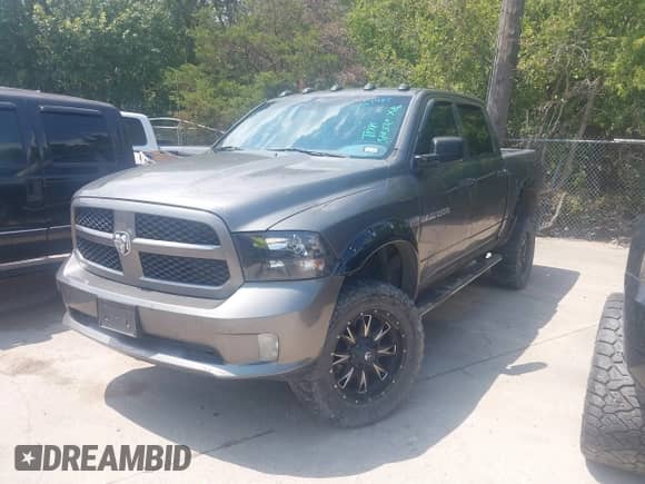 2013 Ram 1500 Express z VIN 1C6RR7KTXDS569372, wystawiony jako IAAI lot #43067487 z przebiegiem 223 976 mil mil oraz . Historia ofert i sprzedaży dostępna na DreamBid. Obrazek 17.