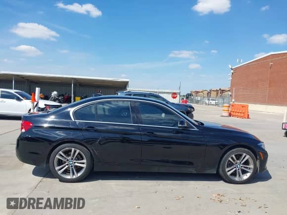 2018 BMW 3 Series 330i with VIN WBA8B9C54JEE83246, listed as a IAAI auction lot 43319232 with 55,385 mi miles and . Bid and sale history available at DreamBid. Image 14.