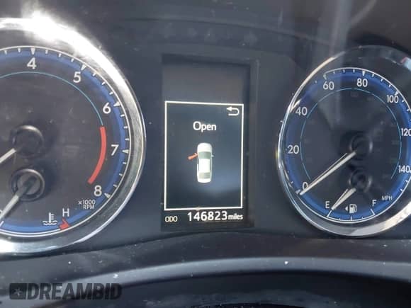 2019 Toyota Corolla LE z VIN 5YFBURHEXKP879968, wystawiony jako IAAI lot #41364823 z przebiegiem 146 823 mil mil oraz . Historia ofert i sprzedaży dostępna na DreamBid. Obrazek 7.