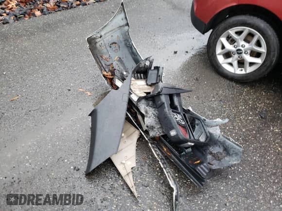 2001 Honda Civic с VIN 1HGEM21271L095972, выставлен на аукционе Copart как лот 84505084 с пробегом Не указан миль и Списание • Salvage title. История ставок и продаж доступна на DreamBid. Изображение 12.