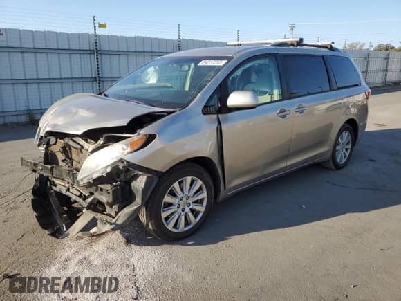 2017 Toyota Sienna LE z VIN 5TDJZ3DC8HS173774, wystawiony jako Copart lot #84217255 z przebiegiem 103 952 mil mil oraz Szkoda całkowita • Salvage title. Historia ofert i sprzedaży dostępna na DreamBid. Obrazek 1.