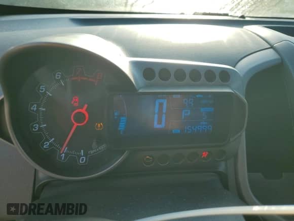 2013 Chevrolet Sonic LT с VIN 1G1JC5SH8D4205889, выставлен на аукционе Copart как лот 87372925 с пробегом 154 999 миль миль и Чистый • Clean title. История ставок и продаж доступна на DreamBid. Изображение 9.