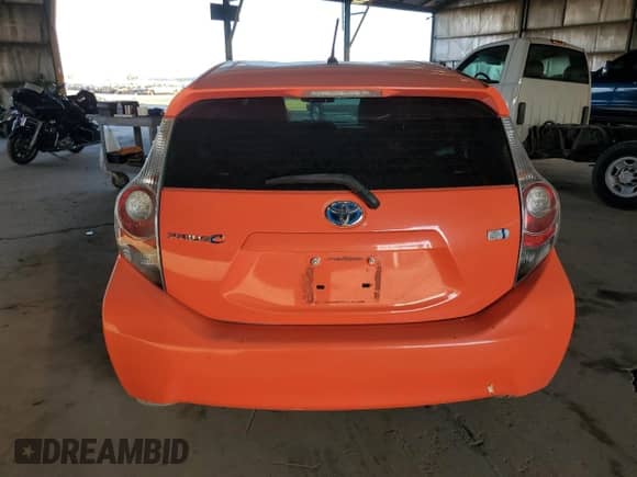 2012 Toyota Prius One z VIN JTDKDTB3XC1008921, wystawiony jako Copart lot #82726485 z przebiegiem Nie podano mil oraz Szkoda całkowita • Salvage title. Historia ofert i sprzedaży dostępna na DreamBid. Obrazek 6.