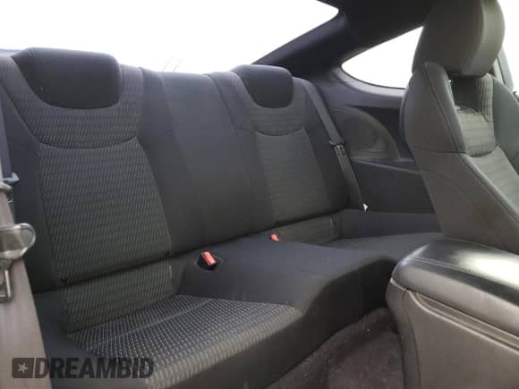 2014 Hyundai Genesis Coupe 2.0T с VIN KMHHT6KD4EU118710, выставлен на аукционе Copart как лот 79562654 с пробегом 177 261 миль миль и Списание • Salvage title. История ставок и продаж доступна на DreamBid. Изображение 10.