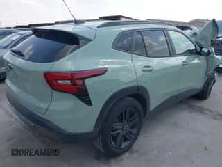 2024 Chevrolet Trax ACTIV с VIN KL77LKE22RC138045, выставлен на аукционе IAAI как лот 43070713 с пробегом 23 892 миль миль и . История ставок и продаж доступна на DreamBid. Изображение 4.