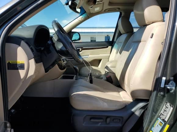 2012 Hyundai Santa Fe Limited с VIN 5XYZKDAG0CG126815, выставлен на аукционе Copart как лот 71302305 с пробегом 210 716 миль миль и Списание • Salvage title. История ставок и продаж доступна на DreamBid. Изображение 7.