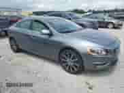 2017 Volvo S60 Inscription Platinum с VIN LYV402TM4HB130597, выставлен на аукционе Copart как лот 64957945 с пробегом 51 115 миль миль и Списание • Salvage title. История ставок и продаж доступна на DreamBid. Изображение 4.