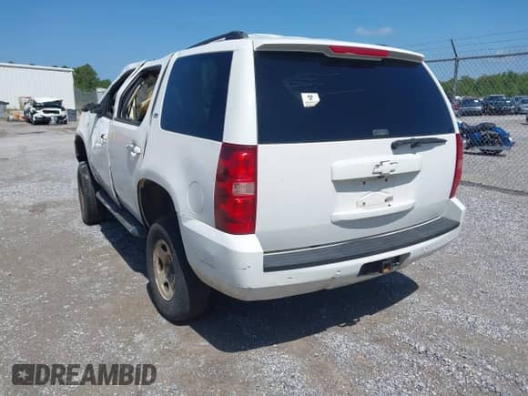 2008 Chevrolet Tahoe LTZ z VIN 1GNFK13058R134250, wystawiony jako IAAI lot #42395103 z przebiegiem Nie podano mil oraz . Historia ofert i sprzedaży dostępna na DreamBid. Obrazek 3.