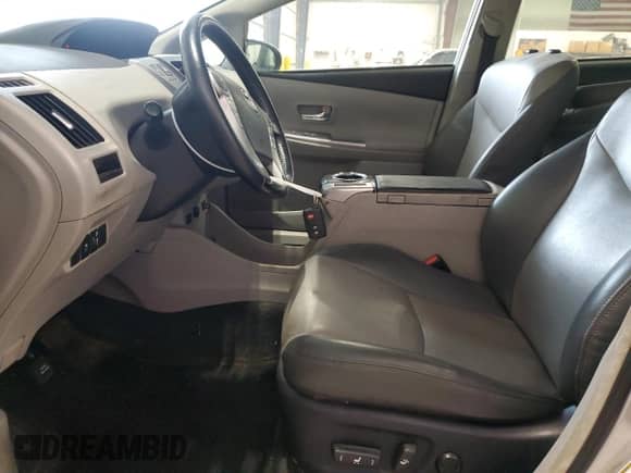 2015 Toyota Prius Two z VIN JTDZN3EU9FJ031532, wystawiony jako Copart lot #85378345 z przebiegiem 372 404 mil mil oraz Czysty tytuł • Clean title. Historia ofert i sprzedaży dostępna na DreamBid. Obrazek 7.