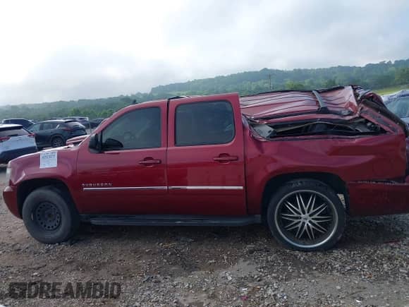 2010 Chevrolet Suburban LT z VIN 1GNUCJE07AR268426, wystawiony jako IAAI lot #42523275 z przebiegiem 252 841 mil mil oraz . Historia ofert i sprzedaży dostępna na DreamBid. Obrazek 15.