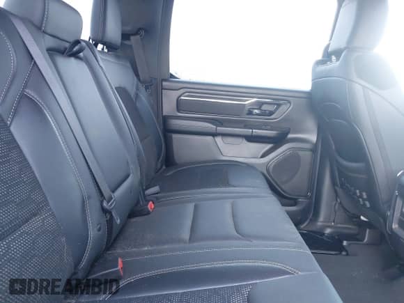 2024 Ram 1500 Big Horn z VIN 1C6SRFFT4RN152664, wystawiony jako IAAI lot #41376365 z przebiegiem 17 504 mil mil oraz . Historia ofert i sprzedaży dostępna na DreamBid. Obrazek 8.