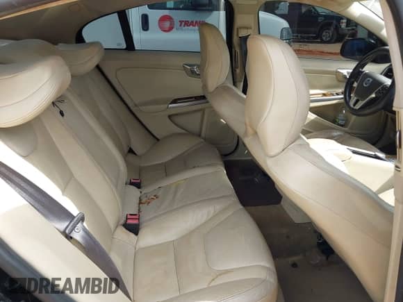 2012 Volvo S60 T5 с VIN YV1622FS9C2041335, выставлен на аукционе IAAI как лот 42697828 с пробегом 141 412 миль миль и . История ставок и продаж доступна на DreamBid. Изображение 8.