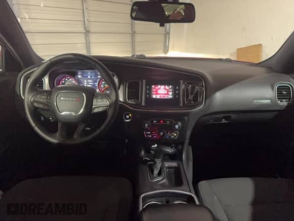 2016 Dodge Charger SE z VIN 2C3CDXBG5GH347922, wystawiony jako Copart lot #89445075 z przebiegiem 78 536 mil mil oraz Czysty tytuł • Clean title. Historia ofert i sprzedaży dostępna na DreamBid. Obrazek 9.