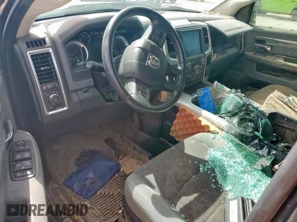 2019 Ram 1500 Lone Star z VIN 1C6RR6LT9KS537180, wystawiony jako Copart lot #63924695 z przebiegiem Nie podano mil oraz Szkoda całkowita • Salvage title. Historia ofert i sprzedaży dostępna na DreamBid. Obrazek 8.