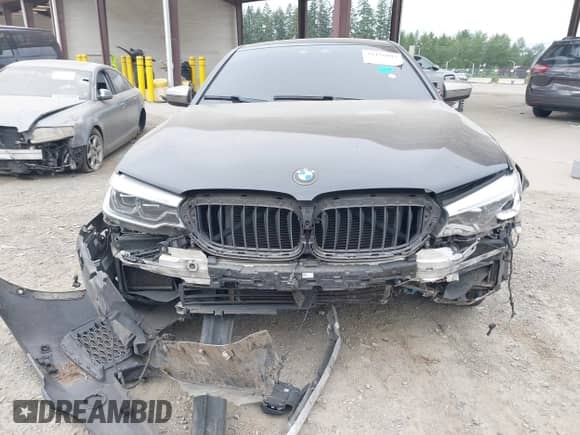 2018 BMW 5 Series M550i xDrive с VIN WBAJB9C5XJB286016, выставлен на аукционе IAAI как лот 42476003 с пробегом 99 341 миль миль и . История ставок и продаж доступна на DreamBid. Изображение 6.