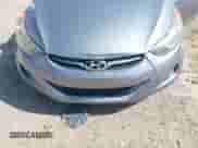 2011 Hyundai Elantra GLS z VIN KMHDH4AE2BU097933, wystawiony jako IAAI lot #42831006 z przebiegiem 223 737 mil mil oraz . Historia ofert i sprzedaży dostępna na DreamBid. Obrazek 6.