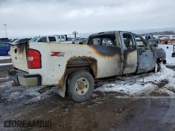 2007 Chevrolet Silverado 3500 с VIN 1GCHK39K17E530123, выставлен на аукционе Copart как лот 51151725 с пробегом Не указан миль и На запчасти • Non repairable. История ставок и продаж доступна на DreamBid. Изображение 3.