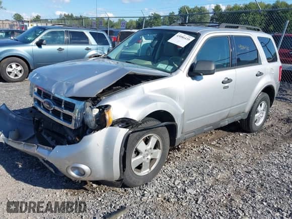 2011 Ford Escape XLT с VIN 1FMCU9D7XBKB01272, выставлен на аукционе IAAI как лот 43086435 с пробегом 122 998 миль миль и . История ставок и продаж доступна на DreamBid. Изображение 2.