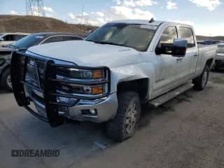 2015 Chevrolet Silverado 3500HD LTZ с VIN 1GC4K0E80FF652021, выставлен на аукционе Copart как лот 46322705 с пробегом 111 745 миль миль и Списание • Salvage title. История ставок и продаж доступна на DreamBid. Изображение 1.