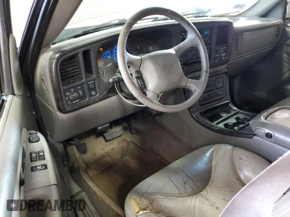 2002 GMC Sierra 1500 Denali z VIN 2GTFK69U021173036, wystawiony jako Copart lot #51416215 z przebiegiem 316 034 mil mil oraz Szkoda całkowita • Salvage title. Historia ofert i sprzedaży dostępna na DreamBid. Obrazek 8.