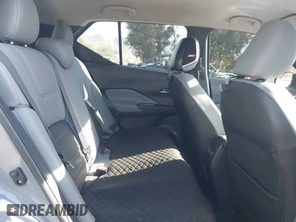 2023 Nissan Kicks SR с VIN 3N1CP5DV8PL567598, выставлен на аукционе IAAI как лот 43145527 с пробегом 41 773 миль миль и . История ставок и продаж доступна на DreamBid. Изображение 8.