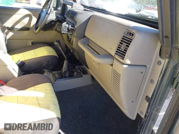 2005 Jeep Wrangler X z VIN 1J4FA39S85P370585, wystawiony jako IAAI lot #43444382 z przebiegiem Nie podano mil oraz . Historia ofert i sprzedaży dostępna na DreamBid. Obrazek 5.